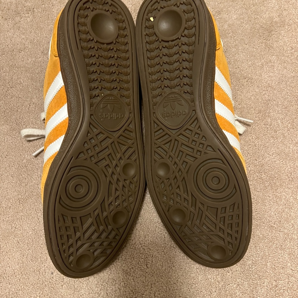 Adidas Busentz gold orange suede like new